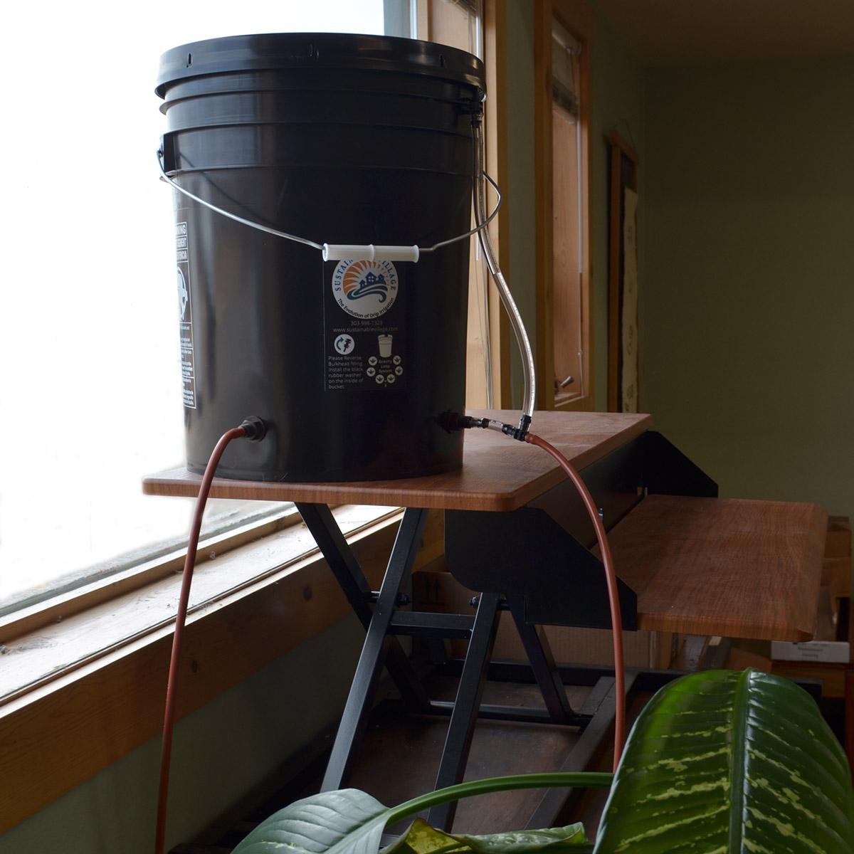 Blumat 5-Gallon Deluxe Reservoir with Water-Level Indicator