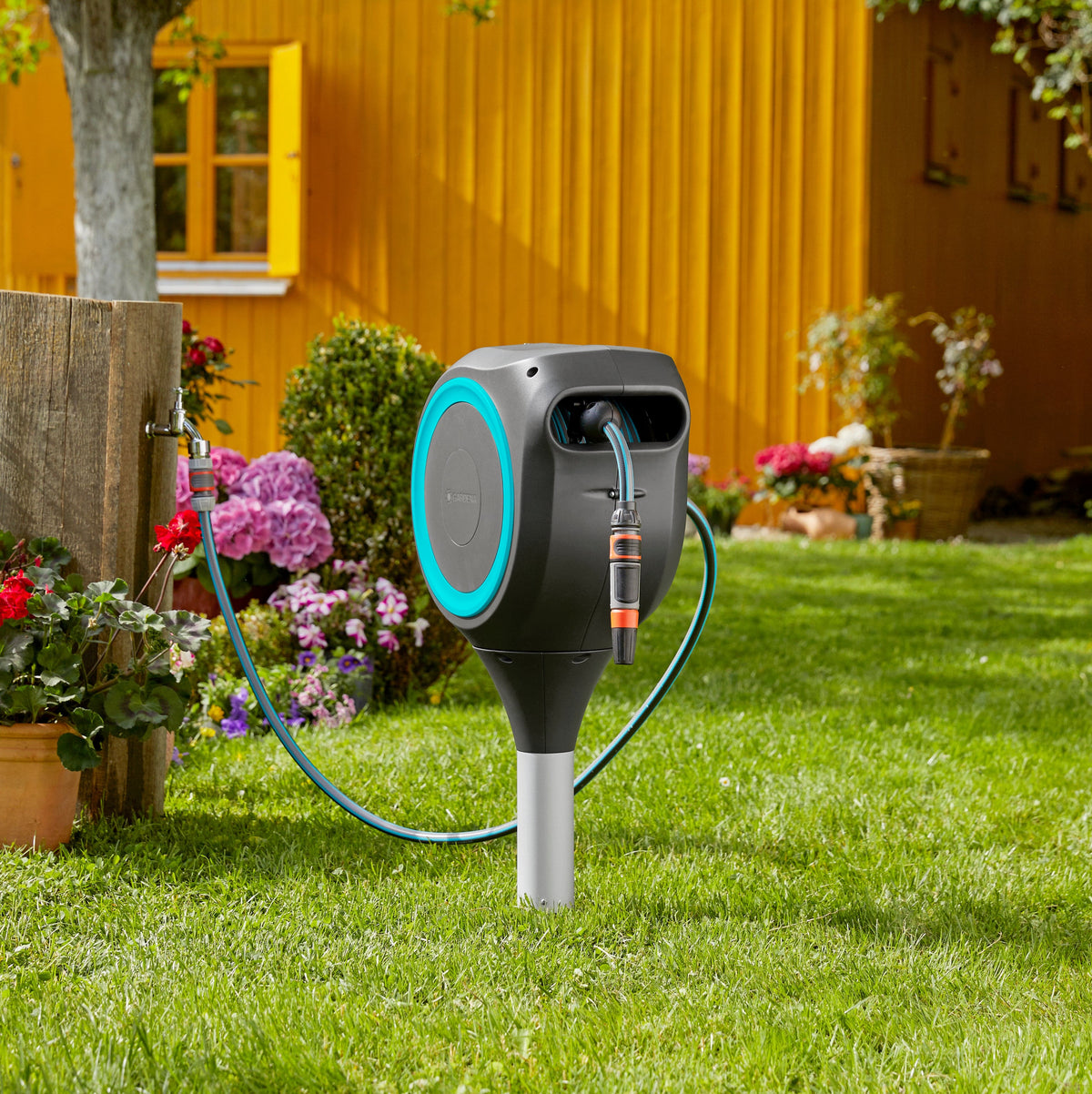 Gardena RollUp S 50-Foot Ground-Mounted Hose Reel